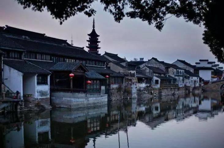 怎么在短时间提高长跑成绩？ 离学校运动会还有1个月，要跑1500，只有用课余时间练习。希望大神给个