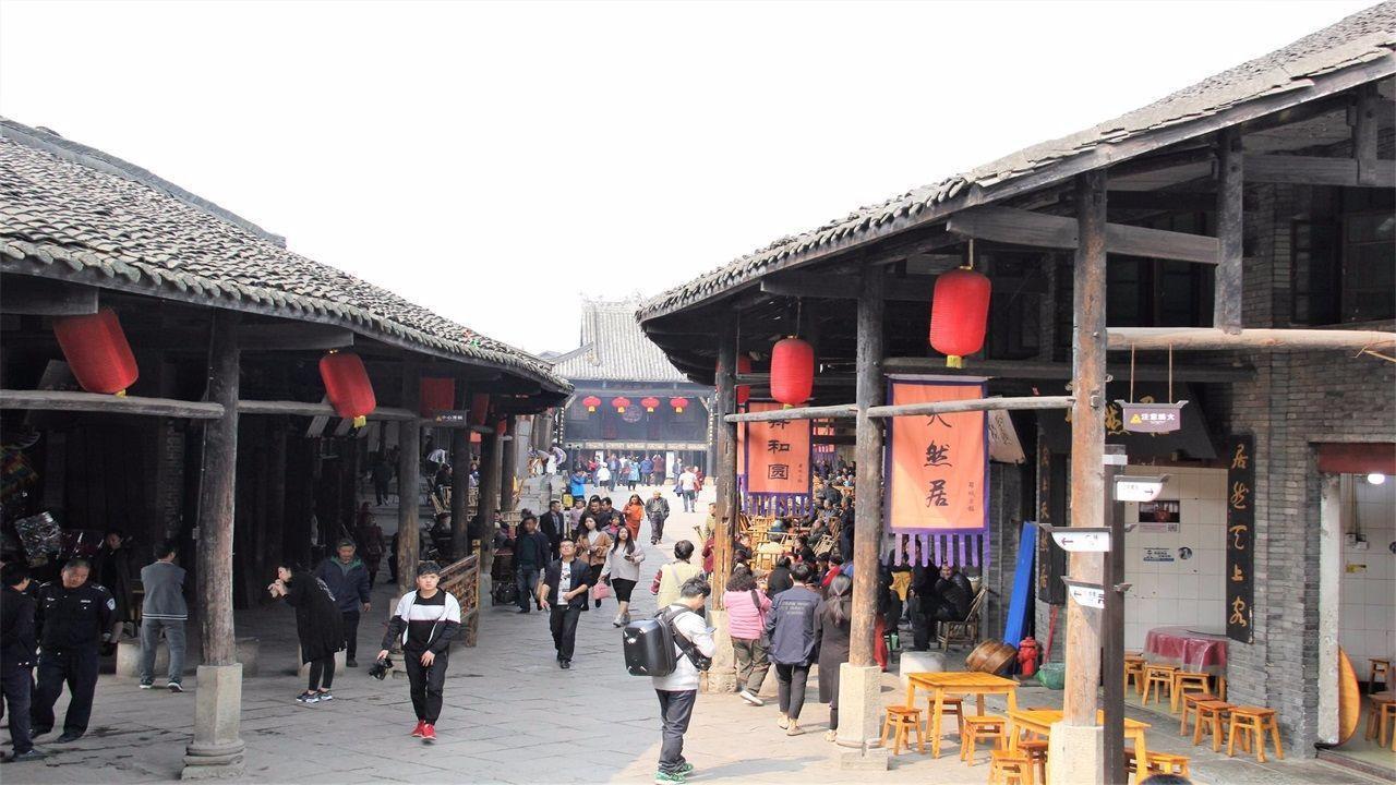 Hertz租车公司调整战略,拟售20,000辆电动汽车